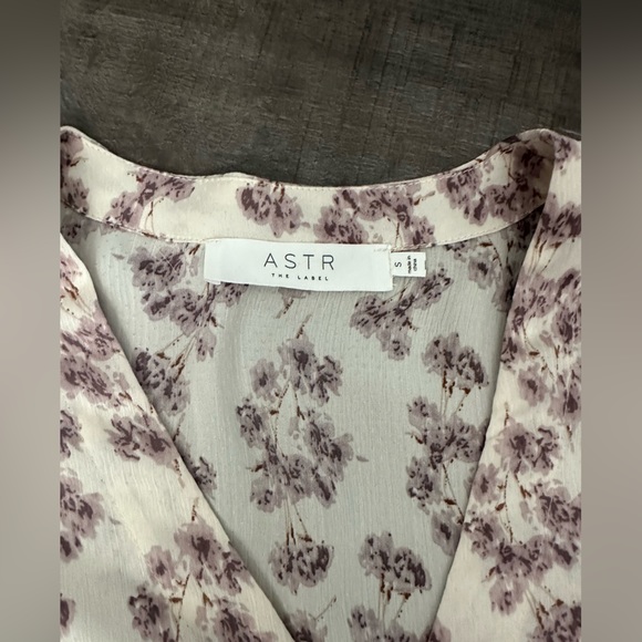 Astr The Label Floral Blouse size Small - Picture 4 of 9